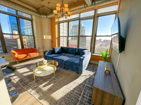 McCormick 2Br/2Ba family corner unit that sleeps 6 guests with Optional Parking & Gym access
